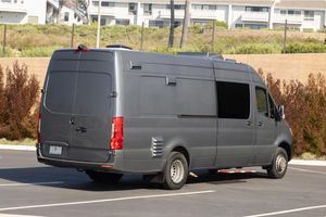 Vehículo Usado a Precio Accesible - Volante a la Izquierda |   Volante a la derecha |   Mercedes-Benz Sprinter 4500 2021 con Cocina Móvil - Product Image 3