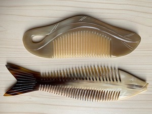 Peigne fait main avec poignée en forme de corne polie Design poisson Taille personnalisée Produit Offre Spéciale de l'artisanat Javed - Product Image 2