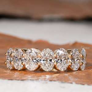 Anillo de Eternidad Clásico para Mujer, Hecho a Mano, Oro Amarillo de 10K, Diamante Cultivado en Laboratorio con Certificación IGI, Claridad VVS2/VS1, Corte Ovalado, Siete - Product Image 5