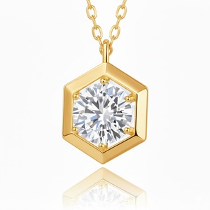 Collar de Plata de Ley 925 con Colgante de Moissanita de 0.50 CT en Forma de Hexágono Geométrico, Elegante Collar de Piedra Única - Product Image 2