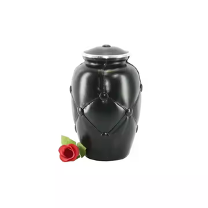 Las urnas de cremación para adultos de alta calidad para restos humanos están hechas de metal con un diseño único Chapado en cuero naranja neón - Product Image 3