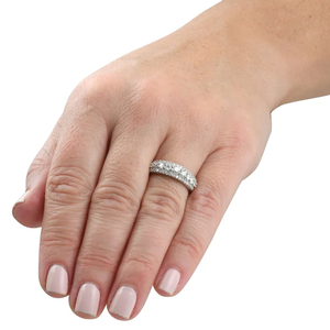 Anillo de Eternidad de Oro Blanco con Diamantes, Corte Brillante Redondo, Engaste Pavé, Joyería Clásica de Boda para Mujer - Product Image 4