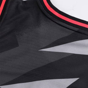 Uniforme de basket-ball pour adultes Ensembles respirants de haute qualité Logo personnalisé 100% Polyester - Product Image 3