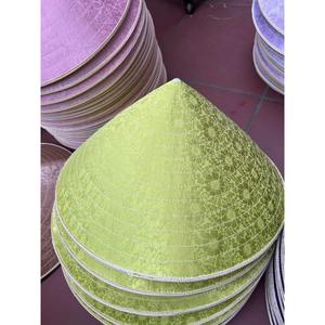 Chapeau conique en soie élégant Chapeau traditionnel vietnamien fait à la main en feuille de palmier pour les festivals et les cadeaux culturels - Product Image 3