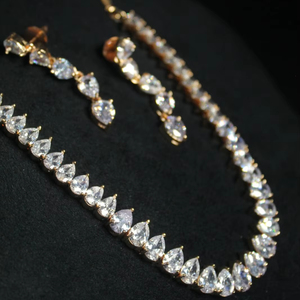 Collar de Estilo Étnico de Latón Chapado en Oro de Alta Calidad con Perla de Imitación para Novias, Bodas, Productos al por Mayor - Product Image 1