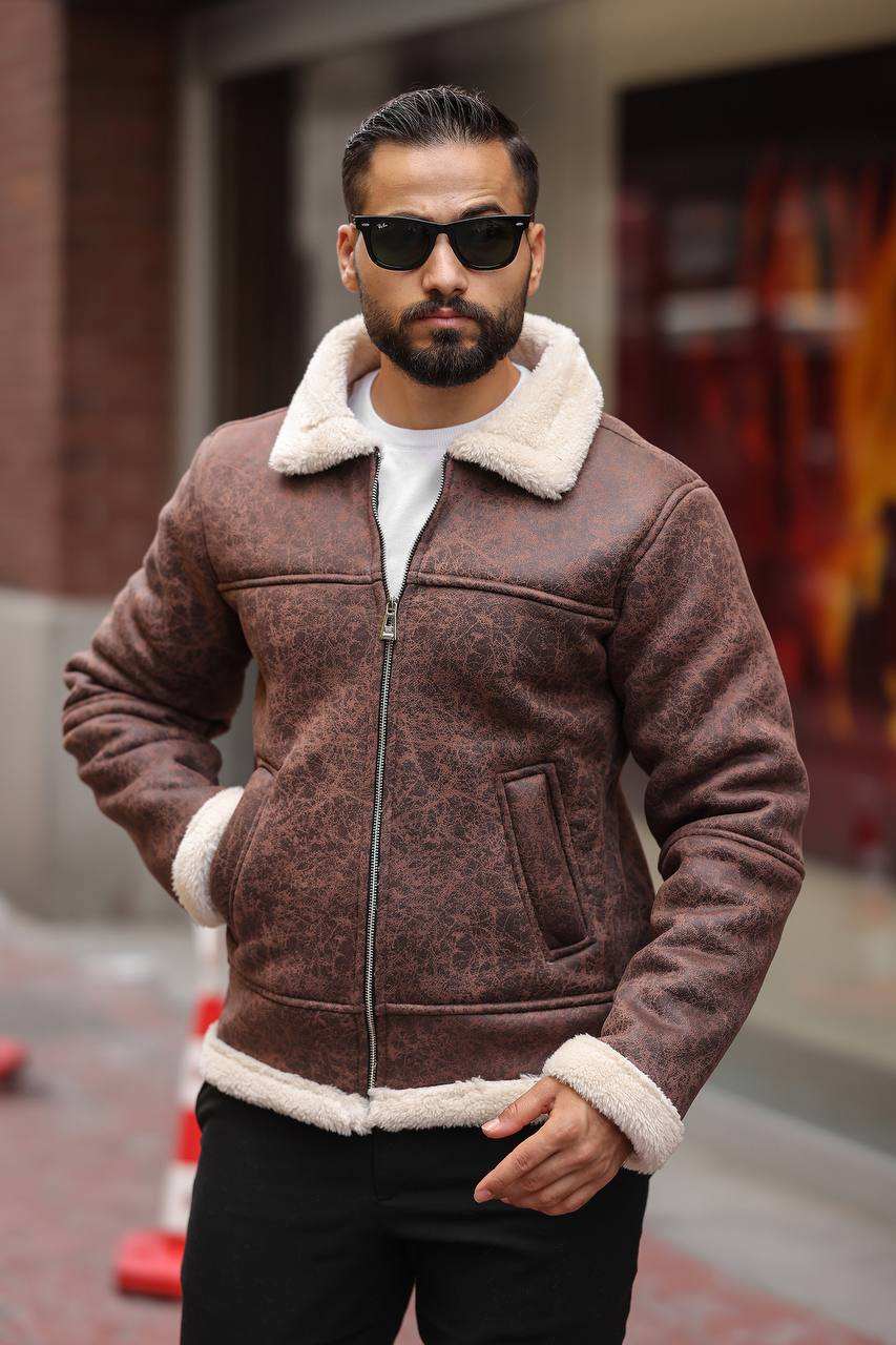 สีน้ำตาล