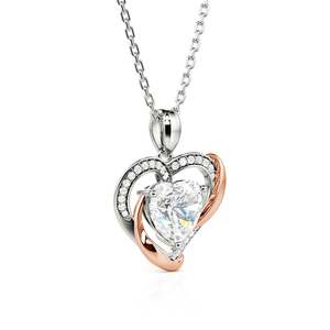 Collier personnalisé Jeulia Classic Amore - Diamant Moissanite en forme de cœur, chaîne plaquée or, sertissage griffe, cadeau de fiançailles tendance - Product Image 2