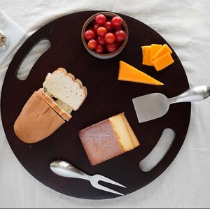 Plateau de service en bois de qualité supérieure, cadeau de pendaison de crémaillère, plateau en bois rustique pour les trempettes, les collations, les amuse-gueules, la charcuterie au meilleur prix - Product Image 2