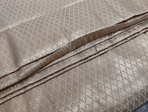 Tissu de soie brocart de luxe pour vêtements, robes et décoration intérieure, tissu de soie brocart en gros, texture riche, motifs vibrants - Product Image 3