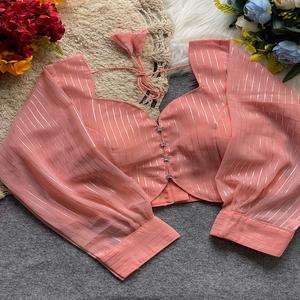 เสื้อแฟชั่นทันสมัย คอวี ลายทอ เปิดหลัง สำหรับใส่กับชุดส่าหรี โทนสีเดียวกัน พร้อมพู่ห้อย สำหรับงานแต่งงาน - Product Image 1