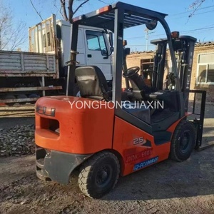 รถยก Komatsu ขนาด25ตันรถยก2.5ตันสำหรับฟาร์มพร้อมเครื่องจักรก่อสร้างเครื่องยนต์ดีเซล - Product Image 1