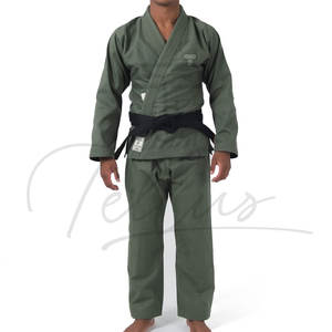 Conjunto de Karate Gi de Algodón Premium de Alta Calidad con Logotipo Frontal para Artes Marciales, Tela Transpirable de 300g, Unisex para Adultos - Product Image 3