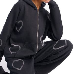 Conjunto Deportivo de Mujer con Cierre, Color Negro, Marca Privada OEM, Algodón de Alta Calidad, Forro Polar con Diseño de Corazón y Pedrería - Product Image 2
