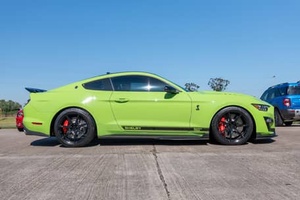 Ford Mustang Shelby GT500 Signature Edition 2020 ~9 500 milles, V8 suralimenté de 760 ch - Product Image 2
