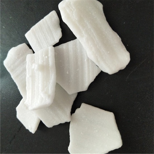 Flocons de cire de soja blanche carrée biologique non OGM pour la fabrication de bougies et de fournitures de fusion de cire - Product Image 1