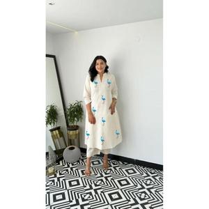 Magnifiques ensembles de costumes de fête pour femmes avec un design réversible Aline Kurt et Plazzo pour toutes les saisons - Product Image 1