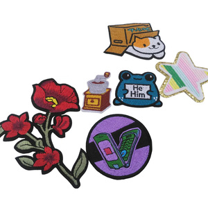 Patch brodé de qualité supérieure fer sur patch 3D gros patchs de broderie de conception gratuite pour les vêtements fabriqué au Pakistan - Product Image 3