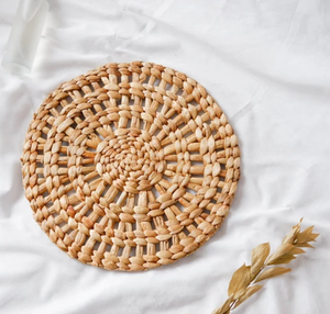 2024 Wholesale Custom Natural Woven Water Hyacinth Placemats Non-Slip Handmade Braided Dinner Tablemat - Product Image 1