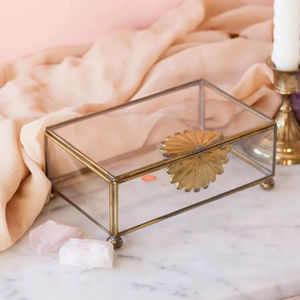 กล่องใส่เครื่องประดับโลหะและแก้วที่ออกแบบมาเพื่อจัดเก็บเครื่องประดับให้เป็นระเบียบ มองเห็นได้ชัดเจน และปกป้องอย่างมีสไตล์ - Product Image 1