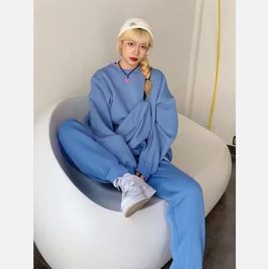 Vêtements pour femmes Ensemble de pantalons de survêtement 2 pièces avec logo personnalisé Jogging Survêtements deux pièces Ensemble de sweatshirt à capuche et col rond pour femmes - Product Image 6