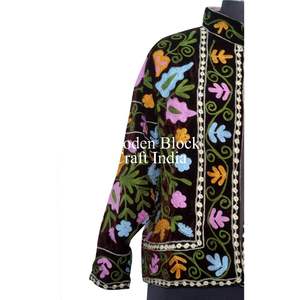 Veste courte unisexe en velours de coton Suzani, écologique, brodée à la main, motif floral, faite à la main pour femmes - Product Image 4