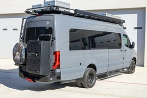 Mercedes-Benz Sprinter 3500XD 2023, Certificado, Limpio y Poco Usado, Midwest Automotive Design Luxe Cruiser, Tracción en las Cuatro Ruedas, Diésel, Volante a la Izquierda - Product Image 5