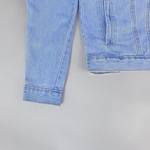 แจ็กเก็ตผ้ายีนส์สีฟ้าอ่อนมีสไตล์พร้อมตะขอปิดด้านหน้าเสื้อนอกลำลองทันสมัยสำหรับทุกฤดู - Product Image 4