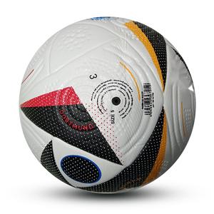 Venta al por mayor de diseño personalizado sublimado balones de fútbol oficiales para entrenar balones de fútbol tamaño 5 balones de fútbol oficiales hechos en Sialkot - Product Image 4