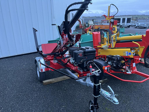 Fendeuse de bûches verticale professionnelle AMR VMR 12 AGRI 9 DP de 12 tonnes, montée sur un châssis de remorque homologué route, 108 cm, 9 CV - Product Image 2