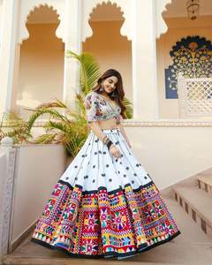 Dernier créateur Navratri spécial mousseline de coton imprimé et véritable miroir toile de travail Patta Lehenga Choli avec point complet Dupatta - Product Image 3