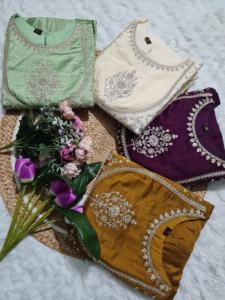 Kurti de algodón de diseño elegante de nueva colección para mujer con bordado tradicional indio disponible a precios mayoristas - Product Image 5