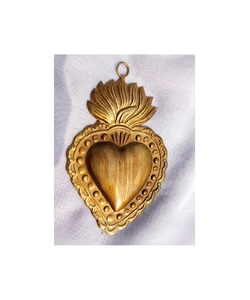 Adorno de pared de corazón de Metal con acabado dorado hermoso corazón sagrado decoración del hogar - Product Image 2