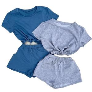 Ropa deportiva de 2 piezas personalizada para mujer, sudaderas y pantalones cortos de cuello redondo con patrón sólido, chándal para correr, Jersey, chándal corto - Product Image 4