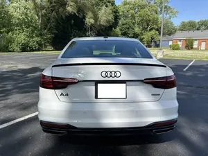 Audi A4 2024 impecablemente limpio - Product Image 2