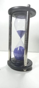 H.M.A Handicrafts Minuteur de sable vintage en laiton avec sable bleu Belle minuterie de sable - Product Image 5