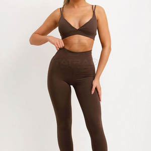 Nouveauté, dernier design, ensemble de yoga pour femmes en 3 pièces, logo frontal uni, 100% coton, respirant, séchage rapide, haute qualité, vente en gros - Product Image 4