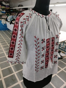 Chemisiers traditionnels roumains brodés au point de croix pour femmes, avec cordons ajustables au cou et aux manches, haut pour femmes - Product Image 2
