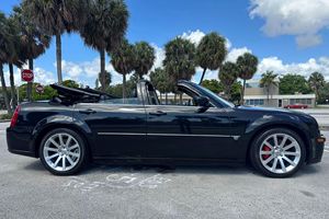 Excellent rapport qualité-prix : Chrysler 300C SRT8 Cabriolet d'occasion 2007, prêt à être expédié - Product Image 3