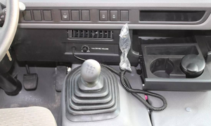 Toyota Coaster 2024 de 30 Plazas con Motor Diésel - Product Image 6