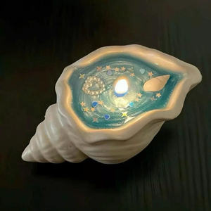 Vela de Concha Marina, Decoración Artesanal Inspirada en la Playa con Suave Brisa Marina, Vela de Concha Marina para Espacios de Estilo Costero - Product Image 1