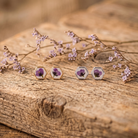 Anting Resin Bunga Alyssum Ungu Asli Minimalis, Anting Stud Heksagonal Kecil dari Baja Anti Karat untuk Wanita dan Remaja Putri