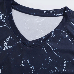 Uniforme de baloncesto de diseño personalizado hecho en poliéster 100%, uniforme de baloncesto de secado rápido transpirable - Product Image 4