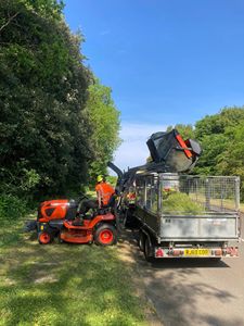 Cortacésped diésel Kubota G261 al por mayor cortacésped hidrostático de 40 pulgadas duradero eficiente 1000mm altura máxima de corte 28V voltaje - Product Image 6