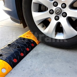 ชุดกั้นความเร็วแบบคลาสสิกพลาสติกพร้อมฝาปิด ยาว 2 เมตร - Product Image 2