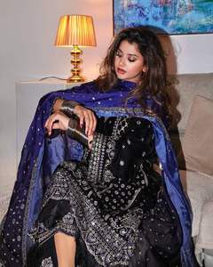 ชุดสلوارคามีซผ้ากำมะหยี่วิสโคสแท้ แขนยาว คุณภาพสูง ดีไซน์เรียบหรู พร้อมผ้าคลุมไหล่ สำหรับงานแต่งงาน ฤดูหนาว ฤดูร้อน - Product Image 3