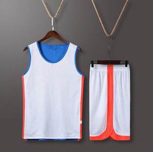 Uniforme de baloncesto de alta calidad con diseño único personalizado para hombre, ropa deportiva de secado rápido al por mayor, uniforme de baloncesto hecho a medida de fábrica - Product Image 1
