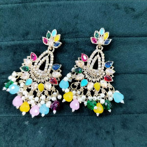 Ensembles de bijoux de boucles d'oreilles Shadow Ensemble de boucles d'oreilles en alliage de zinc léger pour un mariage traditionnel Tendance et élégant - Product Image 1