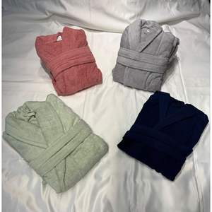 Collection de peignoirs de luxe pour femmes 100% coton à séchage rapide et jetable vêtements élégants et durables-Vente en gros - Product Image 1