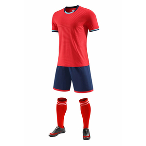Uniforme de football pour hommes sur mesure de haute qualité, nouveau design, vêtements de sport en gros, OEM, faible MOQ - Product Image 1