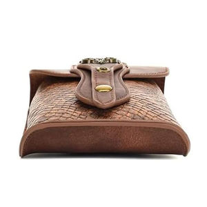 Riñonera medieval de cuero hecha a mano clásica con artesanía tradicional para ferias históricas y disfraces de estilo vikingo - Product Image 5